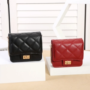 Mini Sac Bandoulière Matelassé pour Femmes Avec Miroir Élégant Sac à Main en Cuir PU à Chaîne Petit Sac Carré avec Fermoir Doré