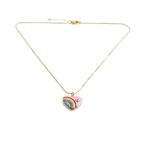 Collana dorata con ciondolo a cuore arcobaleno rosa e strass lucente