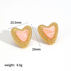 Retro resin heart stud earrings with 18k gold braided metal texture and pink marble pattern