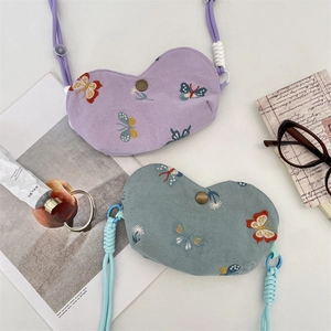 Pochette à lunettes brodée papillon avec bandoulière en corde en deux couleurs variées