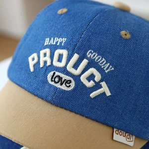 Berretto da baseball in denim per bambini con ricamo Love e tesa a contrasto