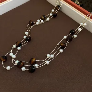 Collier multi-rangs vintage en œil de tigre et perles avec accents de cristal pour femme
