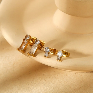 Premium Edelstahl Gold Überzogene Quadratische Strass Ohrstecker Für Damen Geometrische Kleine Minimalistische Ins Stil Ohrschmuck