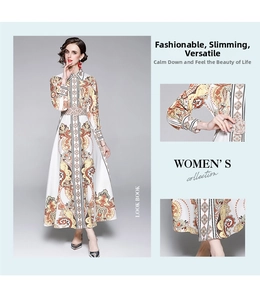 Détails d'une robe chemise à imprimé paisley avec col à revers et poignets boutonnés
