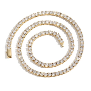 Chaîne de tennis dorée luxueuse avec des zircons cubiques étincelants disposés en spirale