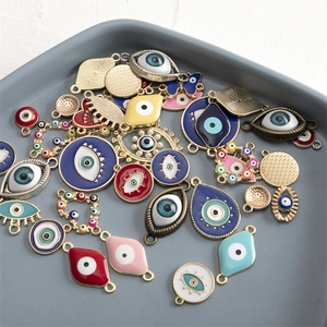 Amulettes Evil Eye colorées en alliage pour création de colliers et bracelets DIY