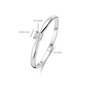 Detail showing a 0.07 carat round diamond ring with 2.5mm stone and 2.0mm silver band