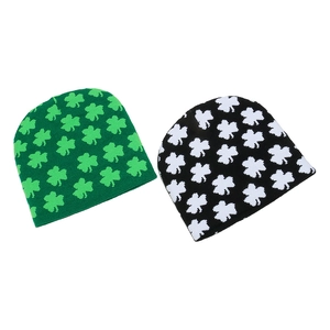 Bonnets tricotés pour la Saint-Patrick avec motif trèfle en vert et noir chic