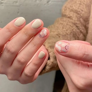 Press On Nails Short Round Square Sweet Graffiti Smiley Face Cloud Pattern Fake Nails For Women Bride