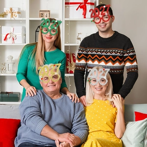 Glitzerbrillen in 2027 Zahlenform in Rot und Grün für Neujahrs und Weihnachtsfeiern