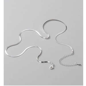 Collier chaîne serpent plate en acier inoxydable argenté avec fermoir mousqueton réglable