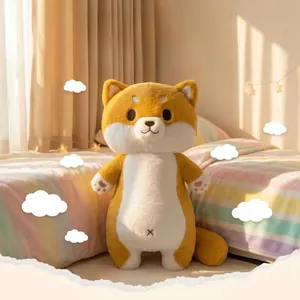 Gros plan d'une peluche Shiba Inu avec coussinets roses et détails en tissu doux