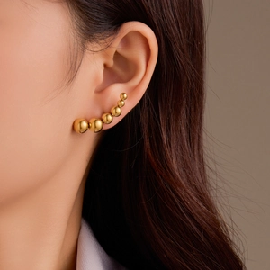 Vintage Stainless Steel Graduated Bead Hoop Earrings For Women 18K Gold Plated Curved Ball Stud Earrings Fashion Niche Jewelry