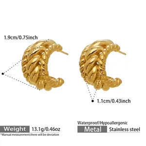 Vue détaillée des boucles d'oreilles créoles torsadées dorées avec dimensions précises