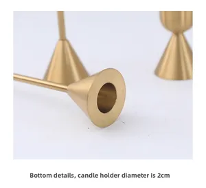 Detailansicht des goldenen Kerzenhalters mit einem Kerzensockel von 2 cm Durchmesser