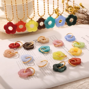 Resin Flower Jewelry Set Gold Plated Stainless Steel Chain Necklace Hoop Earrings Sweet Minimalist Style For Women