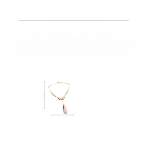 Guide des tailles pour collier doré avec cristal montrant 33cm de long et 2cm de large