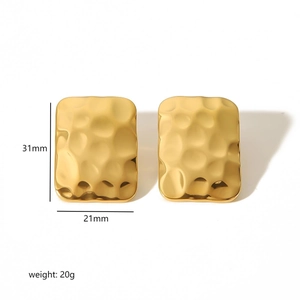 Golden hammered square stainless steel earrings, size 31mm by 21mm, weight 20g