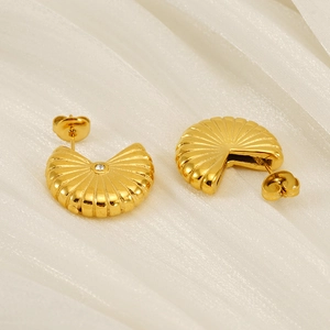 Elegant Fan Shaped Stud Earrings Titanium Steel 18K Gold Plated Shell Texture Zircon Inlay Vintage Jewelry For Women