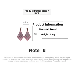 Detail of bohemian wood diamond earrings with dimensions 4.5cm width and 9cm height