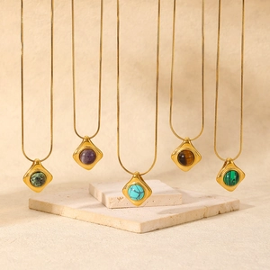 Collier Pendentif Géométrique Vintage Acier Inoxydable Plaqué Or 18K Pierre Naturelle Oeil De Tigre Turquoise Chaîne Serpent