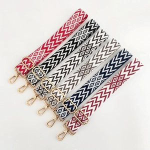Adjustable wide shoulder straps for bags with colorful wave patterns and gold hooks