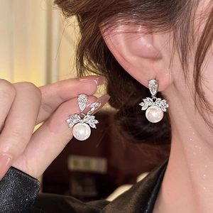 Boucles D'oreilles Élégantes Künstliche Perle Goutte D'eau Avec Zircone Et Tige En Argent Pour Femme Couleur Argent Mode