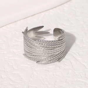 Adjustable silver feather ring in vintage stainless steel design for women and men