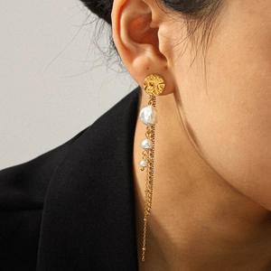 Boucles d'oreilles vintage françaises dorées 18 carats avec glands de perles et chaînes