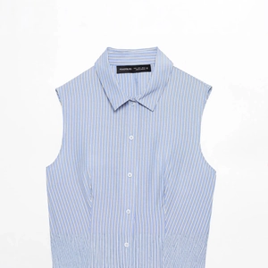 Abito a camicia senza maniche a righe verticali bianche e blu con colletto a rever