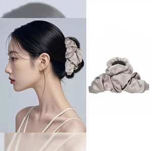 Elegant Satin Fabric Pleated Cloud Bubble Hair Claw Clip Large Shark Clip For Women Back Of Head Hairpin Accessories