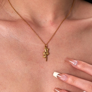 Rose Flower Pendant Necklace 18K Gold Plated Stainless Steel Elegant 3D Floral Clavicle Chain Jewelry For Women Daily