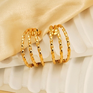 Elegant triple-layered twisted hoop earrings in 18k gold-plated stainless steel