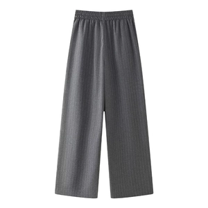 Vue arrière du pantalon large gris à rayures avec une taille élastique confortable