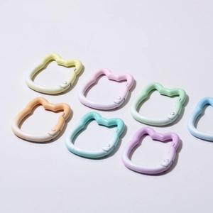 Cat-shaped spring ring keychains in assorted macaron gradient colors and metal finish