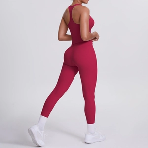 Détails de l'ensemble de yoga sans couture avec legging taille haute et haut bordeaux