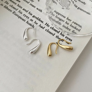 Elegant minimalist S925 sterling silver waterdrop earrings in gold and silver finishes