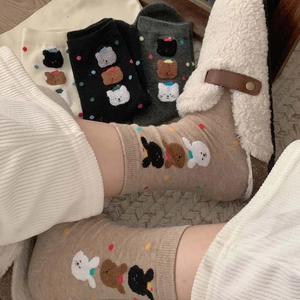 Calze a metà gamba in cotone con graziosi motivi di animali a pois in kaki, grigio e crema
