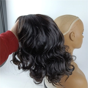 Perruque bob ondulée bordeaux mi-longue pour femme avec boucles réalistes et fibres
