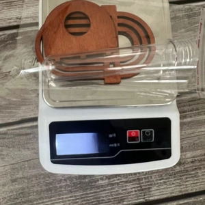 Measurement of 37g for the wooden wall planter tube rack and plastic test tube