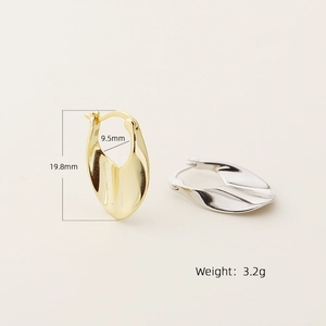 Polished S925 silver irregular oval hoop earrings with 19.8mm height and 9.5mm inner diameter