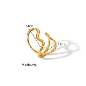Detail of gold irregular wavy ring showing 3.0cm height and 2.9g weight specifications