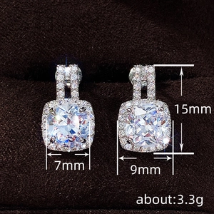 Square cushion-cut cubic zirconia stud earrings in S925 sterling silver, 15mm height