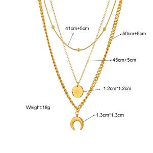Collier multi-rangs en acier doré avec pendentifs étoile et lune et mesures détaillées