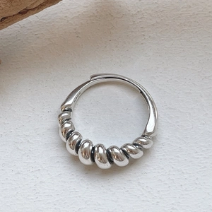 Minimalist S925 sterling silver knotted twist open ring with adjustable band design