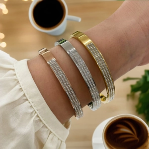 Luxury Stainless Steel Rhinestone Bangle For Women Waterproof Color Preserving Vacuum Electroplated Bangle Jewelry Gift
