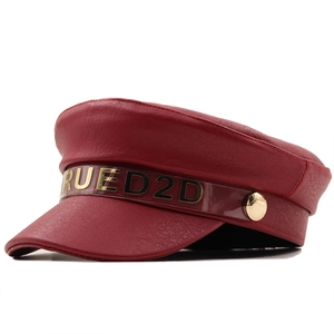 Berretto newsboy retrò in pelle PU rosso scuro con fibbia in metallo dorato RUED2D e stile