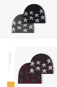 Détail du motif jacquard en étoile sur des bonnets en maille épaisse en quatre coloris