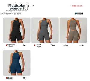 Détail de l'ensemble de sport côtelé sans couture montrant quatre couleurs et tissu stretch