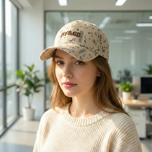 Casquette beige à motif d'éclaboussures noires et broderie NY&GD style décontracté